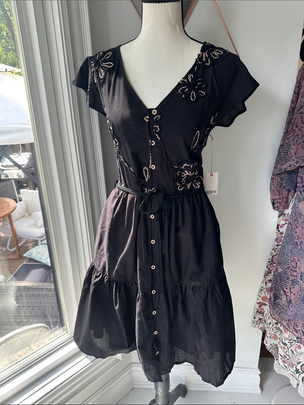 DEVOTED Black Floral Embroidered Tiered Flutter-sleeve Cotton Dress Size Small
